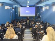 Carreta Cinema Rodoviário da PRF leva educação para o trânsito a estudantes de Tubarão