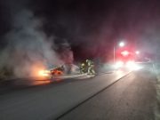 Carro furtado em Tubarão é encontrado totalmente incendiado em Laguna