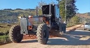Estradas rurais em Tubarão recebem melhorias em quatro bairros