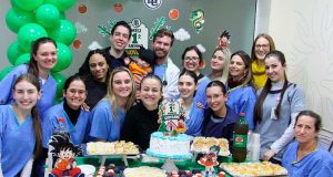 Bebê comemora primeiro aniversário em hospital de Tubarão cercado por carinho