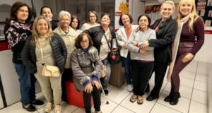 Mulheres da Vila Padre Itamar vivem tarde de autocuidado em Tubarão Fotos: Kélen Bardini/PMT