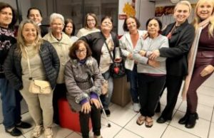 Mulheres da Vila Padre Itamar vivem tarde de autocuidado em Tubarão Fotos: Kélen Bardini/PMT
