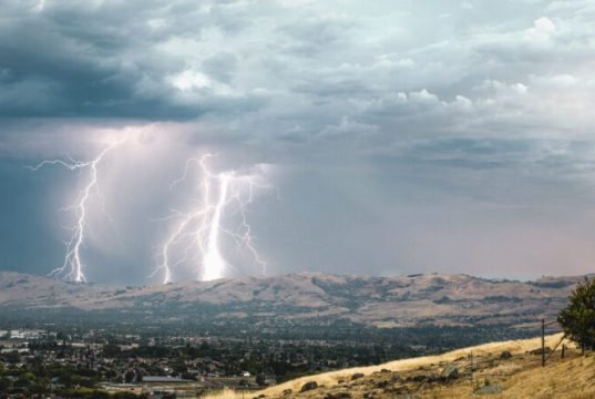 Pancadas de chuva marcam sábado em Tubarão com alerta de tempestade