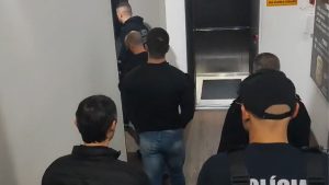 Empresário dono de uma das maiores lojas de autopeças da ‘Cidade Azul’ em SC é alvo de operação que investiga grupo criminoso que vendia de peças ilícitasFoto: Divulgação/PCSC/ND Mais