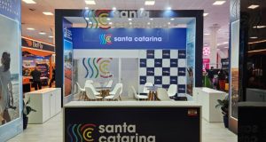 Tubarão é promovida em Travel Show pela SETUR SC com foco no mercado paulista Foto: Reprodução/SECOM-SC