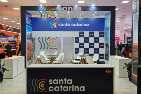 Tubarão é promovida em Travel Show pela SETUR SC com foco no mercado paulista Foto: Reprodução/SECOM-SC