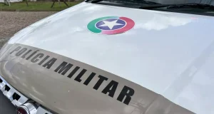 Jovem é presa e adolescente apreendida por tráfico de crack em Tubarão