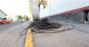 Tubarão avança na retirada de fios obsoletos com 15ª etapa do mutirão Foto: Vinicius Duarte/Gecom/PMT