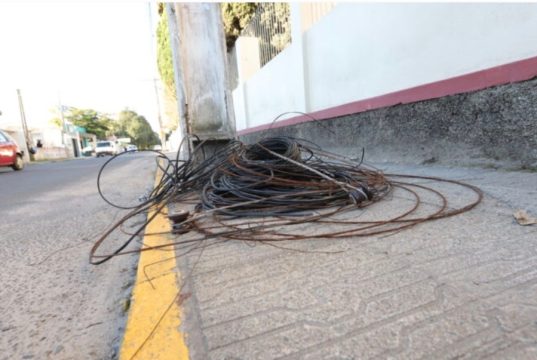 Tubarão avança na retirada de fios obsoletos com 15ª etapa do mutirão Foto: Vinicius Duarte/Gecom/PMT
