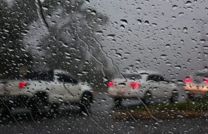 Tubarão enfrenta céu encoberto e chuva persistente na terça-feira
