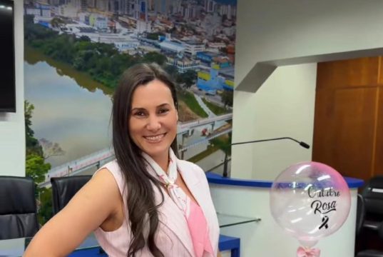 Outubro Rosa na Câmara de Tubarão: servidoras debatem autocuidado e saúde da mulher