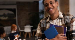Tubarão cria Centro de Referência de Atendimento ao Estudante Imagem: Magnific – Banco de Imagens