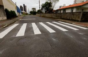 Tubarão inicia pintura de faixas em 12 vias da Operação Tapete Preto Fotos: Vinicius Duarte/GeCom/PMT